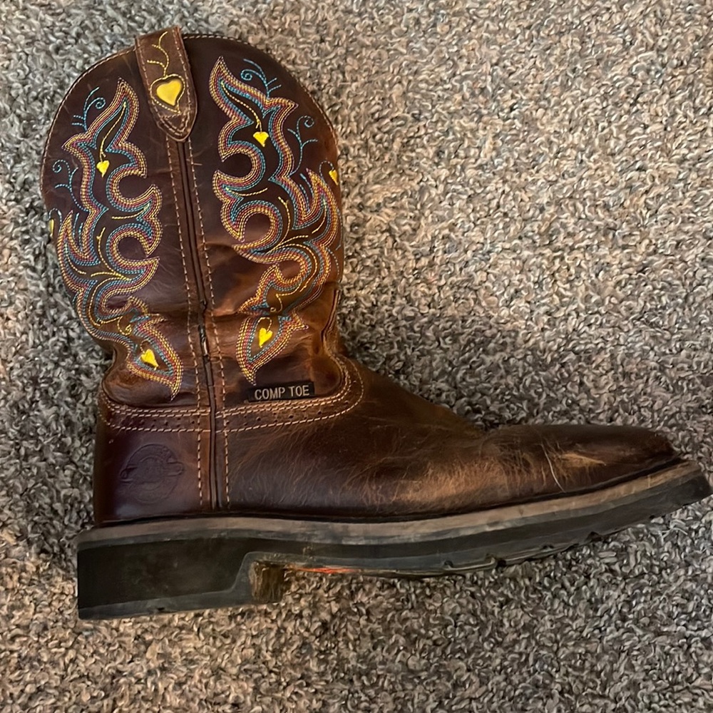 Women’s justin brand composite toe boots.